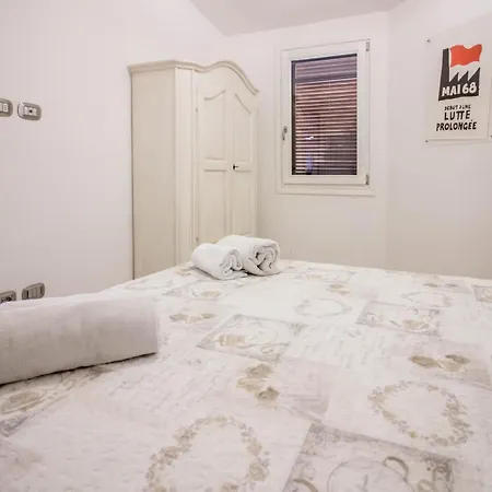 Guesthost - Il Poggio Nest With Garden And Parking Apartment *